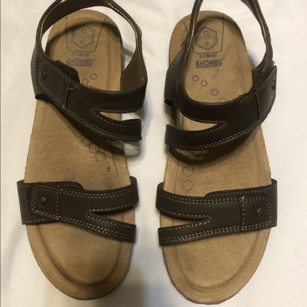 Women Memory foam Kohumbu sandals size 9